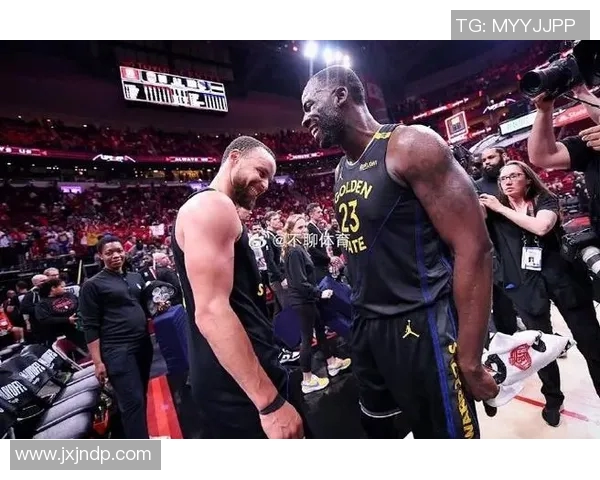 勇士与火箭首场对决精彩回顾与赛后分析