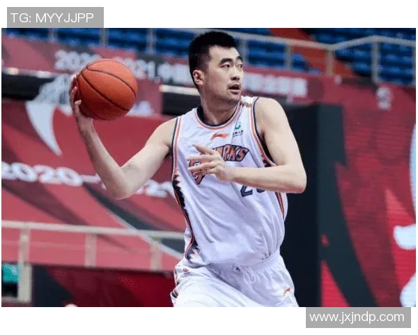 张兆旭：从篮球新星到职业生涯的传奇之路探索与成长的故事